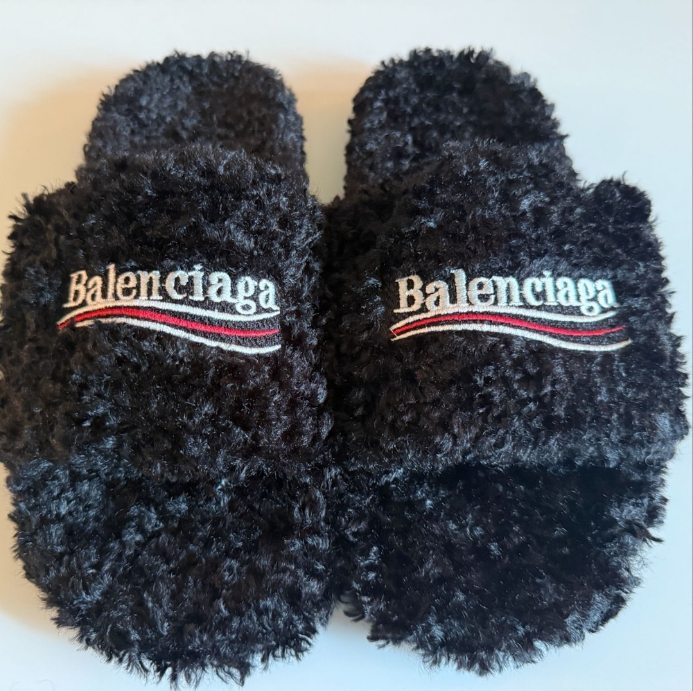 Pre Owned Balenciaga Men's Black Fur Sandels/Slides Size 9.5